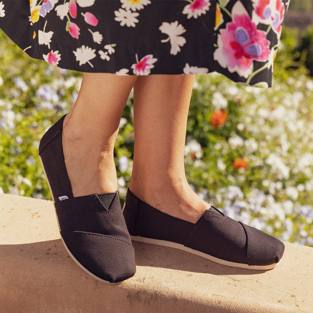 Women's Alpargata Classic Black Canvas