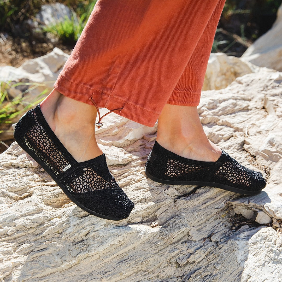 Women's Alpargata Classic Black Moroccan Crochet